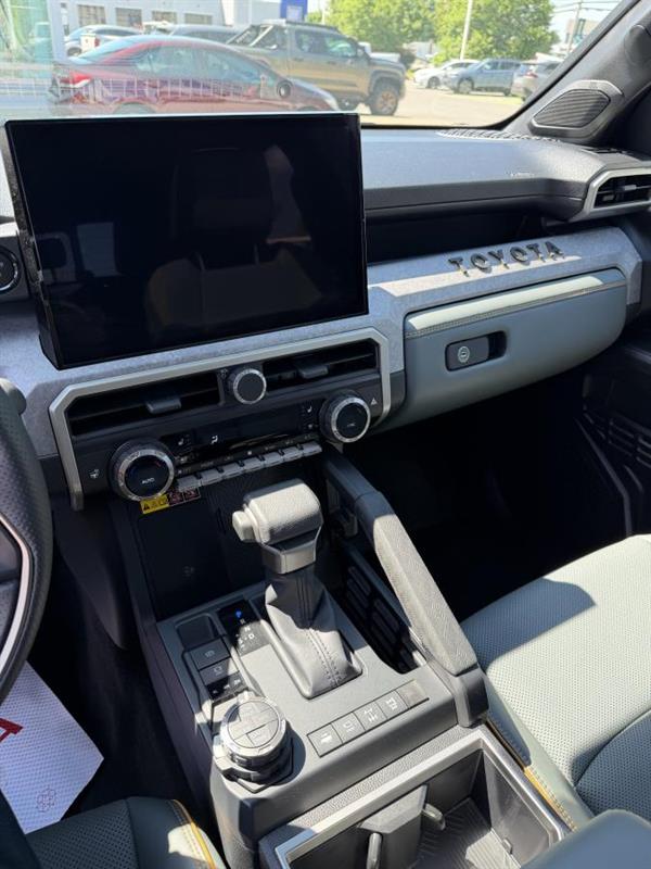 toyota Tacoma Hybrid 2025 - 11