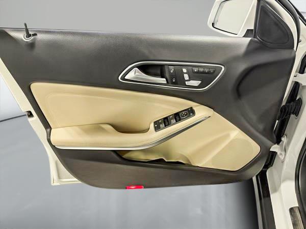 mercedes-benz GLA 2018 - 12