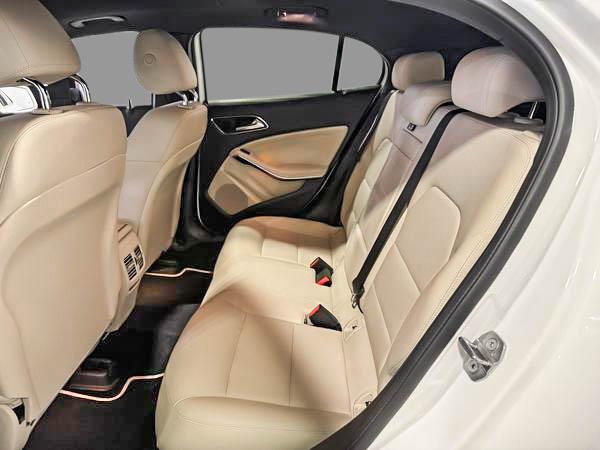 mercedes-benz GLA 2018 - 25