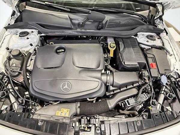 mercedes-benz GLA 2018 - 27