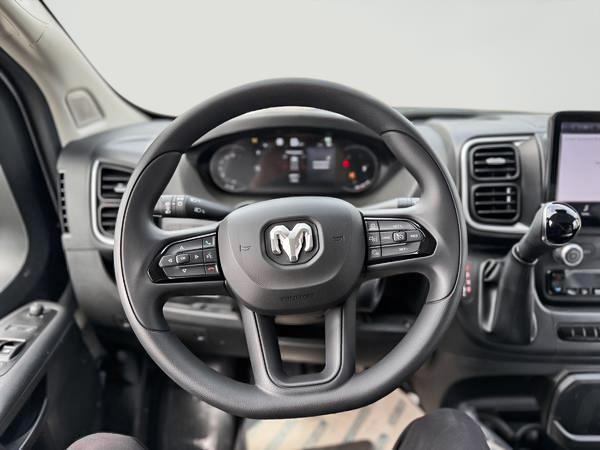 ram ProMaster fourgonnette utilitaire 2025 - 9