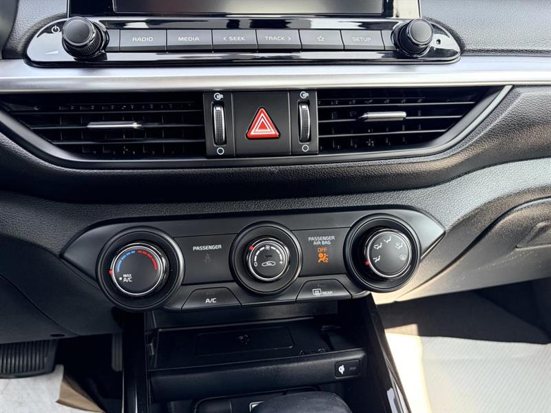 kia Forte 2022 - 16