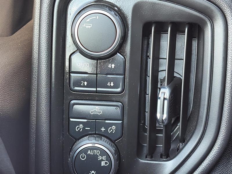 chevrolet Silverado 1500 2024 - 28