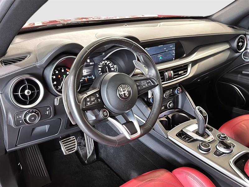 alfa romeo Stelvio 2022 - 4