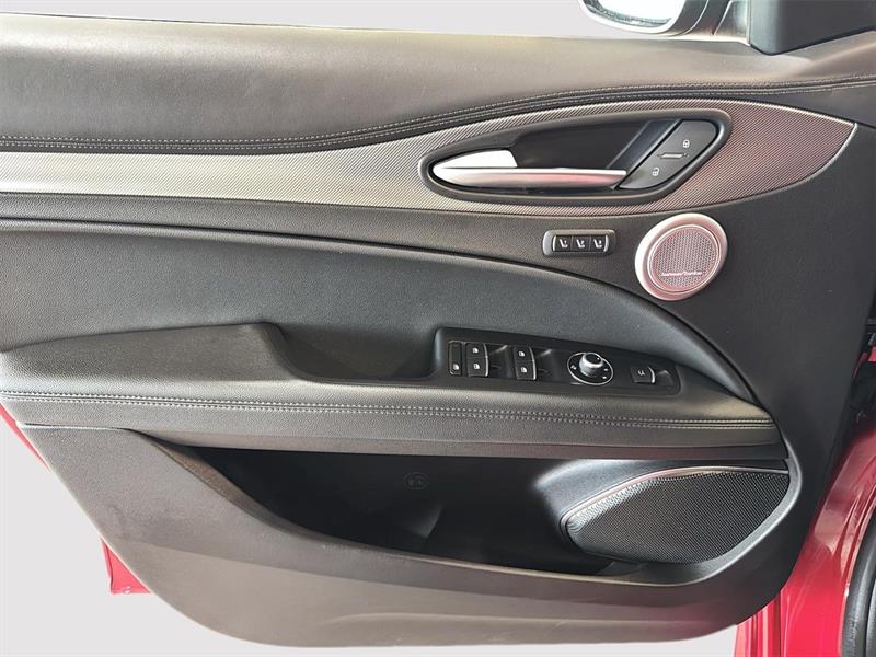 alfa romeo Stelvio 2022 - 21