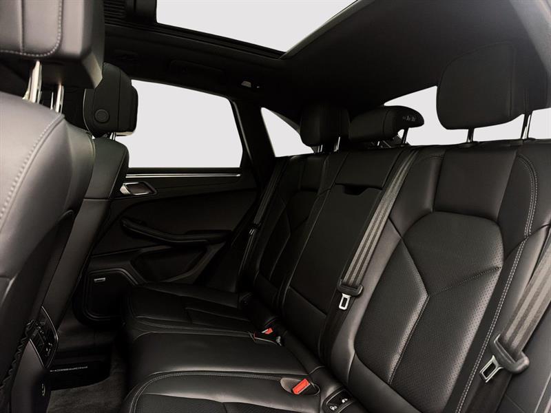 porsche Macan 2025 - 26