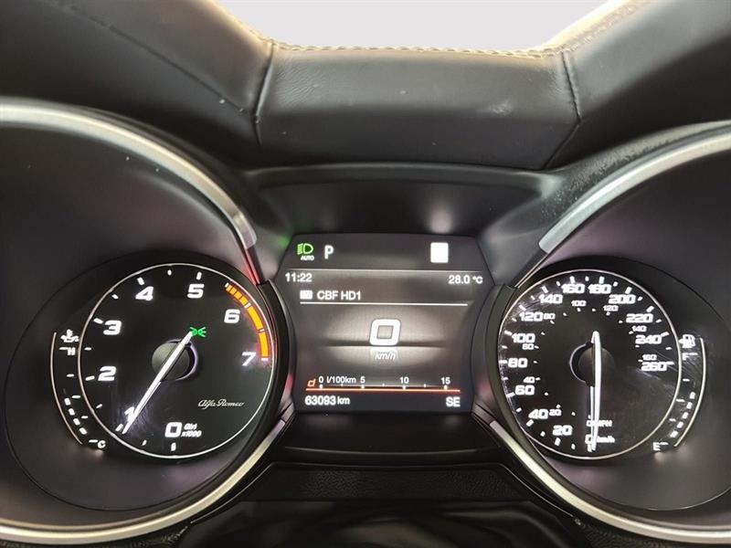 alfa romeo Stelvio 2022 - 39