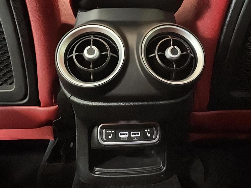 alfa romeo Stelvio 2022 - 40