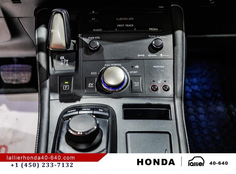 lexus CT 200h 2014 - 24