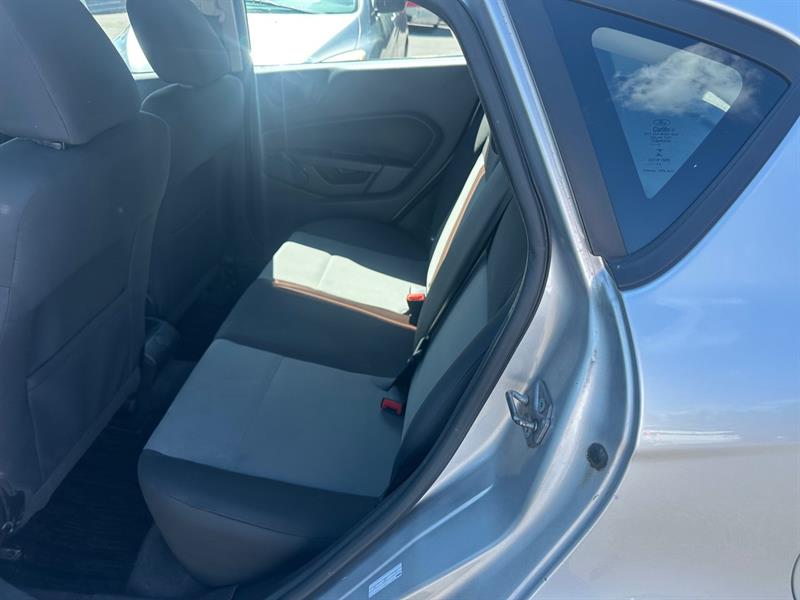 ford Fiesta 2015 - 5