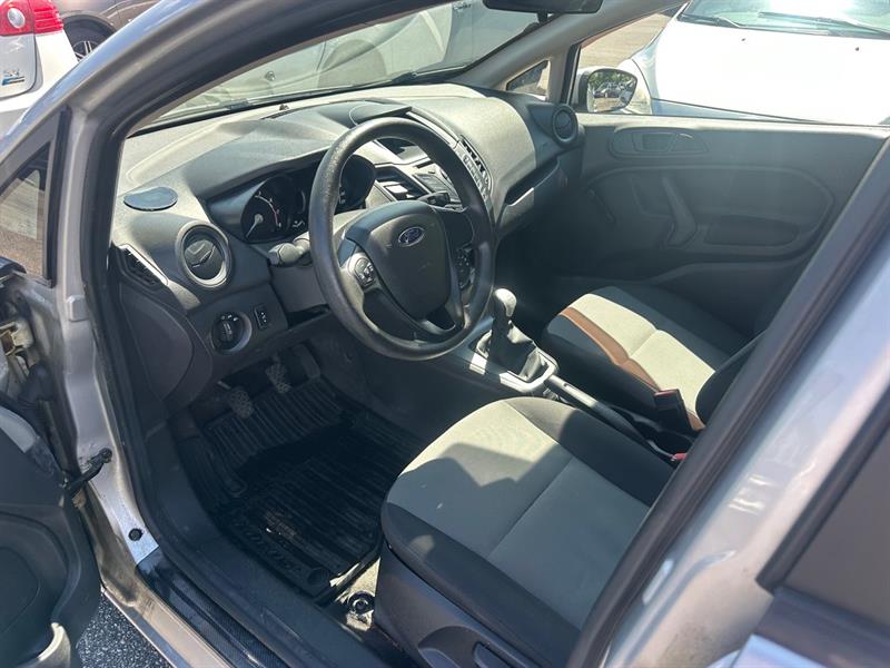 ford Fiesta 2015 - 13