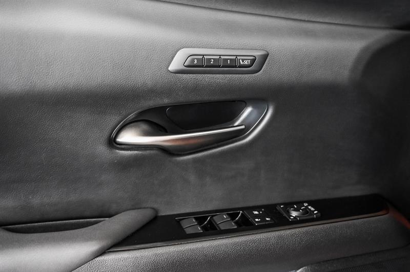 lexus UX 250h 2021 - 23
