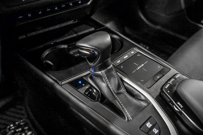 lexus UX 250h 2021 - 27