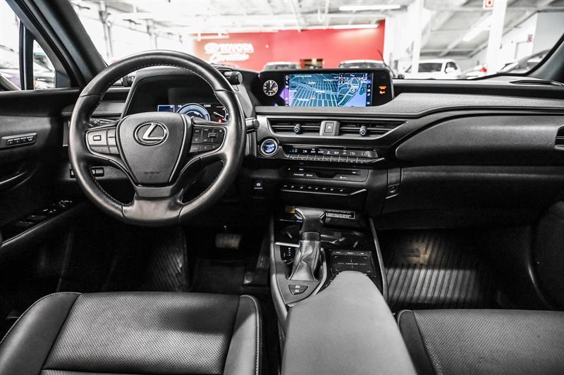 lexus UX 250h 2021 - 38