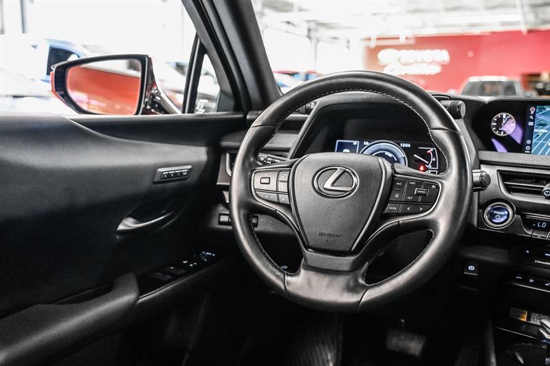 lexus UX 250h 2021 - 39