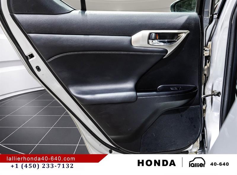 lexus CT 200h 2014 - 11