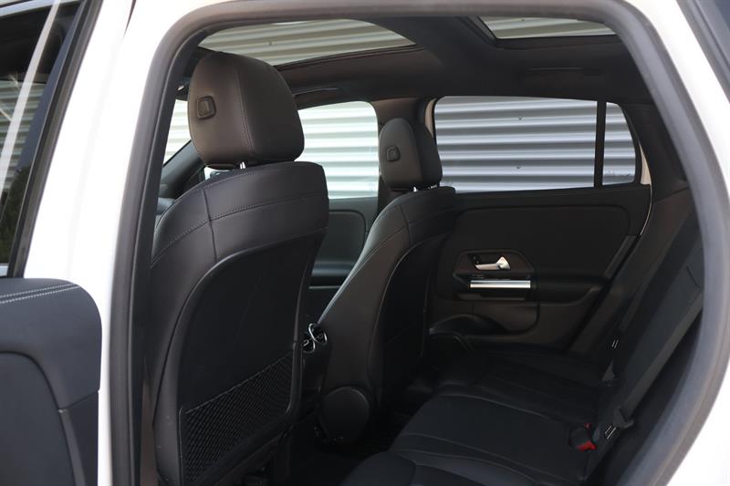 mercedes-benz GLA 2021 - 12