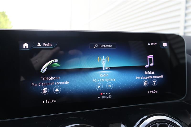 mercedes-benz GLA 2021 - 17