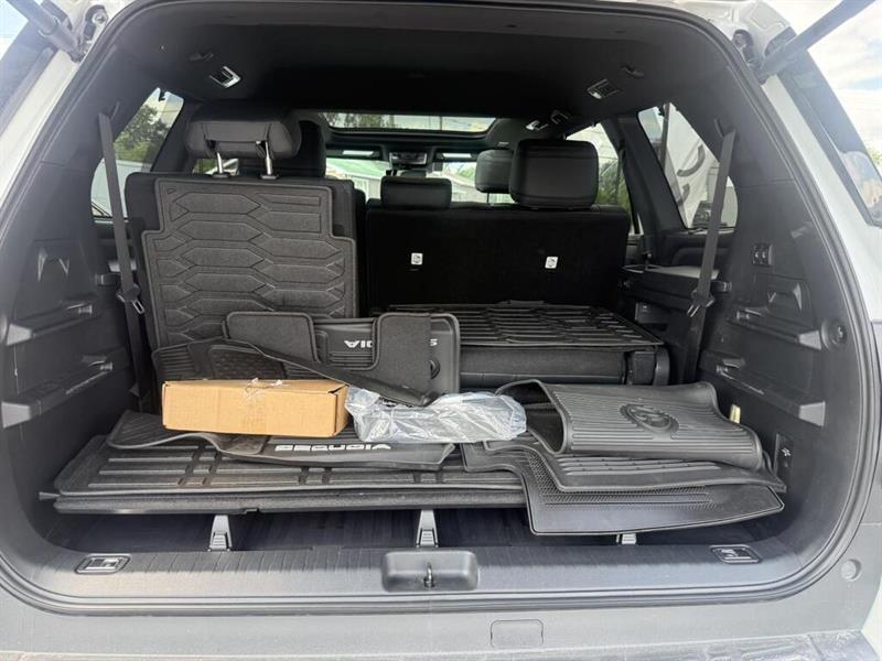 toyota Sequoia 2025 - 9