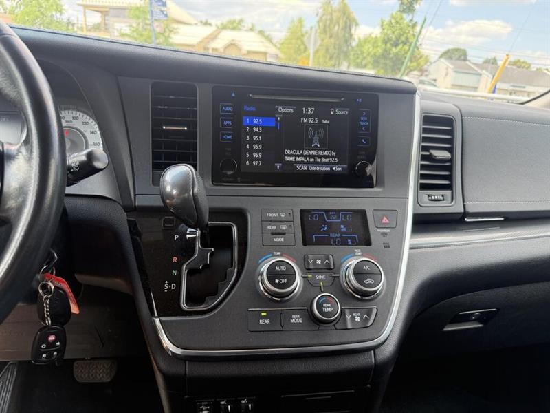 toyota Sienna 2015 - 7