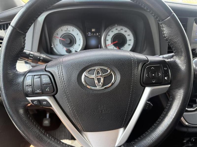 toyota Sienna 2015 - 9