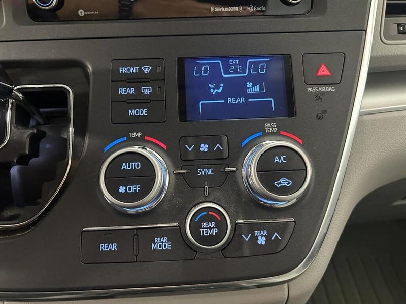 toyota Sienna 2019 - 17