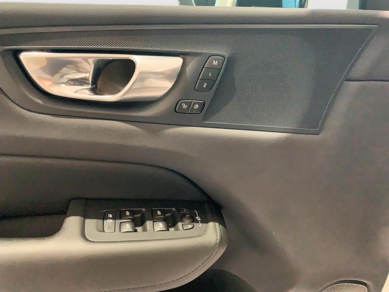 volvo XC60 2025 - 8
