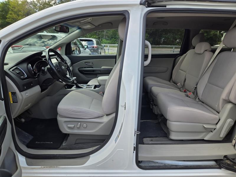 kia Sedona 2020 - 12