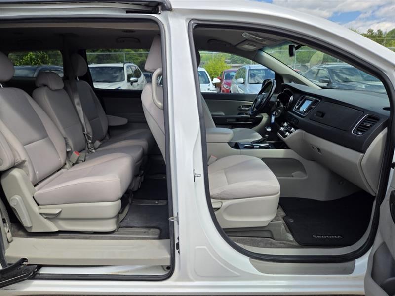 kia Sedona 2020 - 23