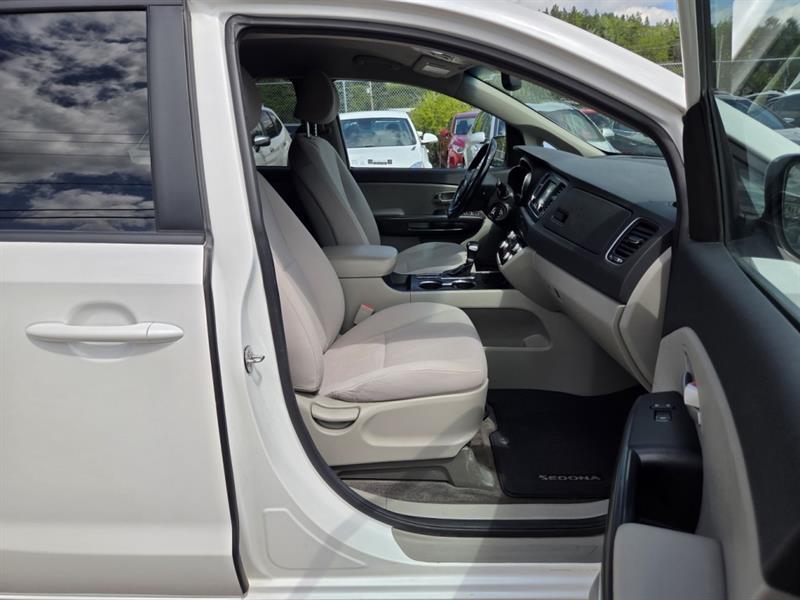 kia Sedona 2020 - 25