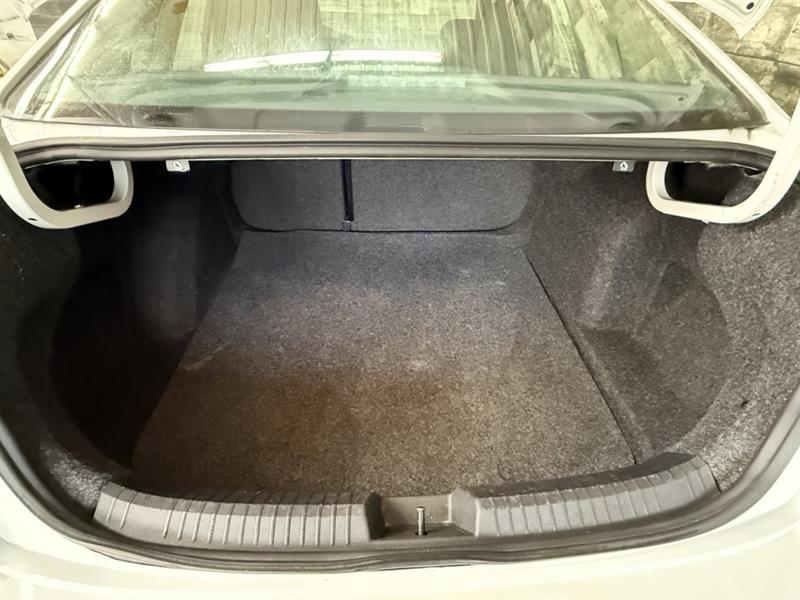volkswagen Jetta 2020 - 16