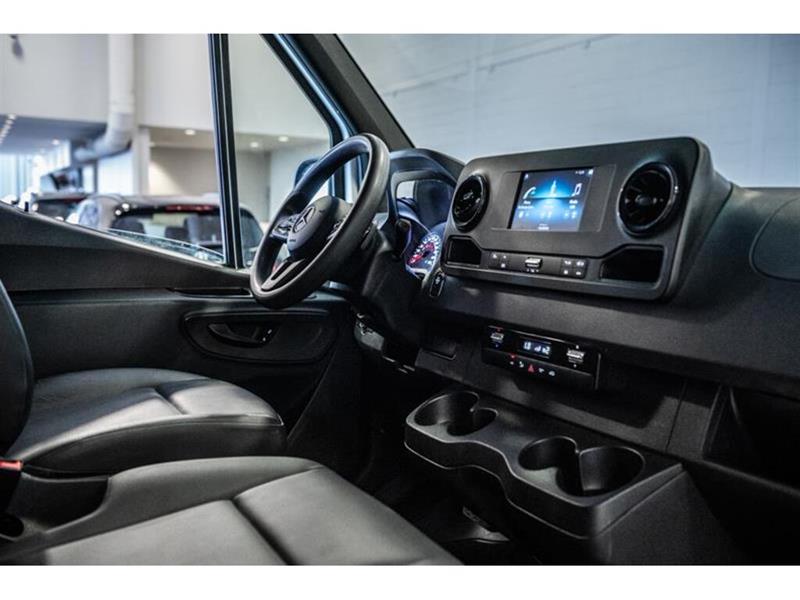 mercedes-benz Sprinter 2023 - 17