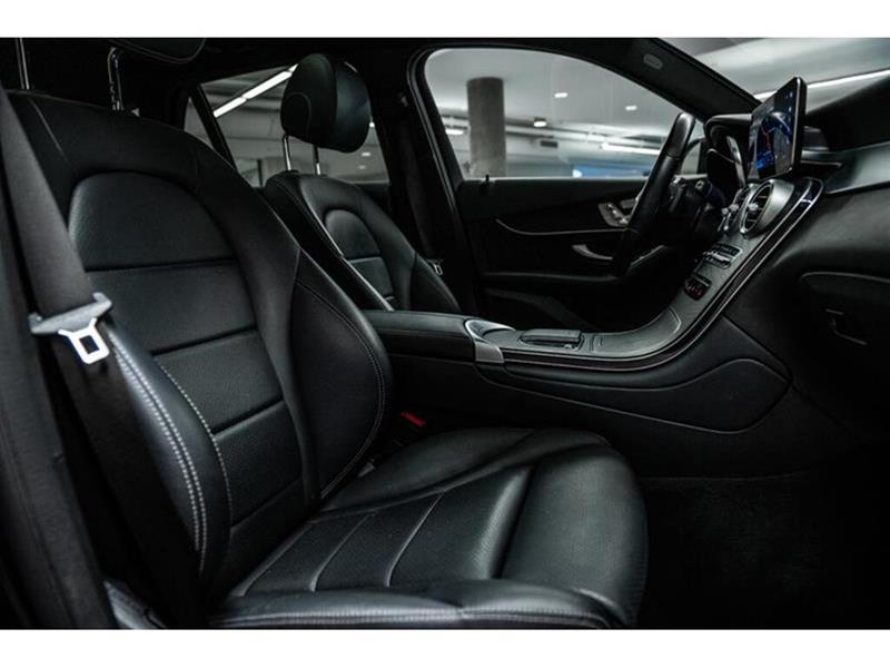 mercedes-benz GLC300 2022 - 8