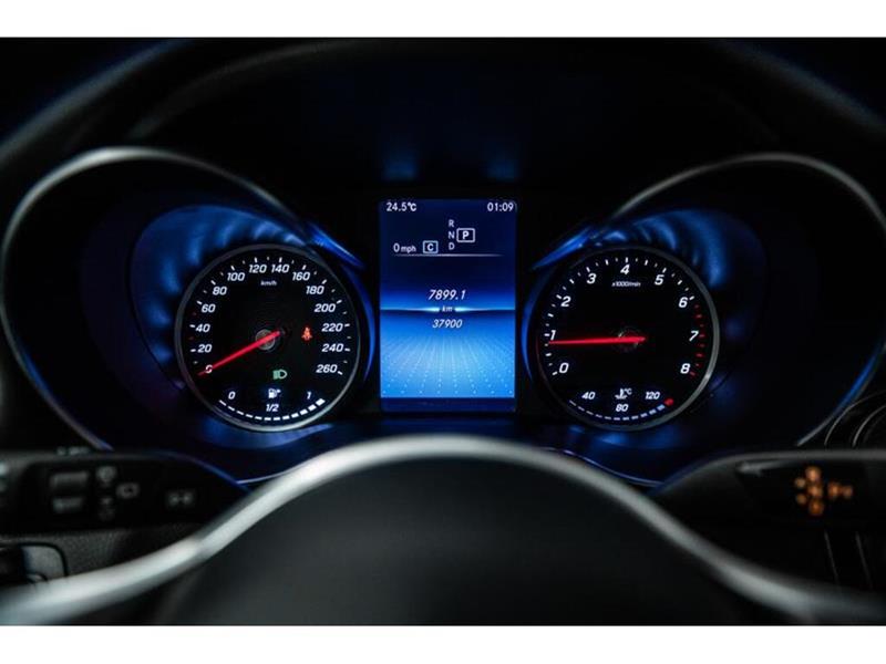 mercedes-benz GLC300 2022 - 10