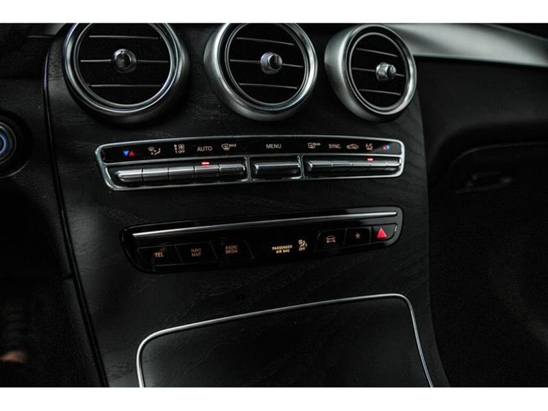 mercedes-benz GLC300 2022 - 14