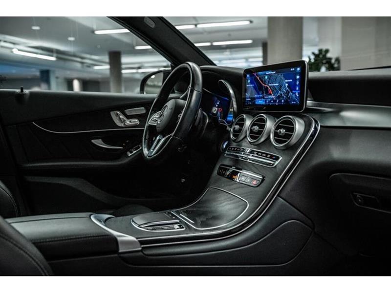 mercedes-benz GLC300 2022 - 15
