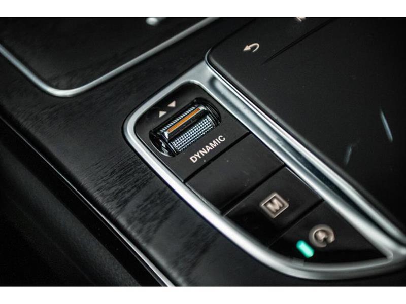mercedes-benz GLC300 2022 - 16
