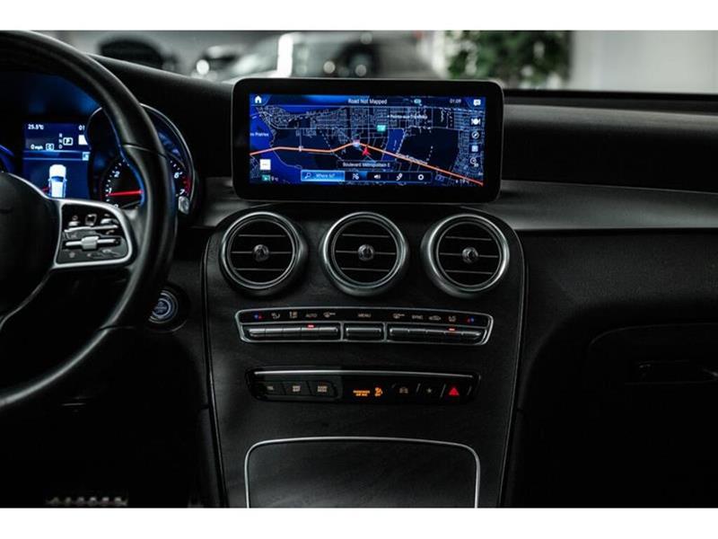mercedes-benz GLC300 2022 - 18