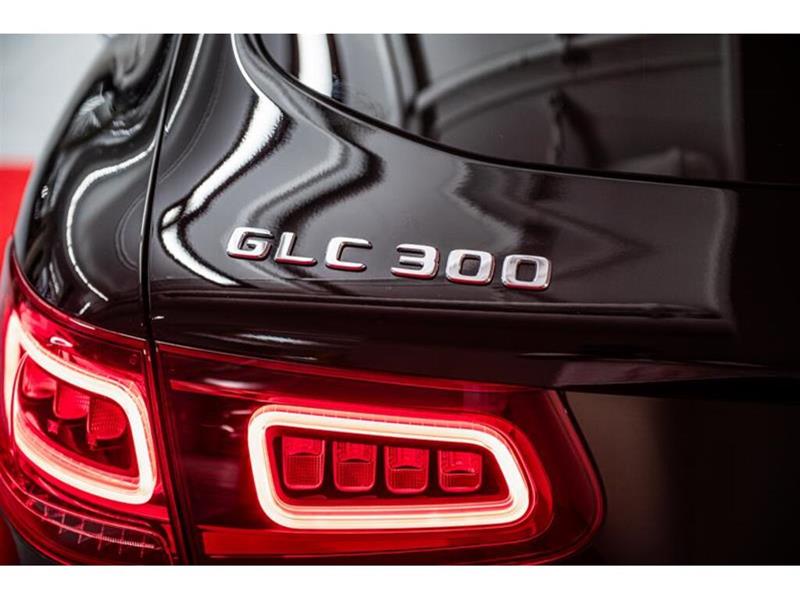 mercedes-benz GLC300 2022 - 23