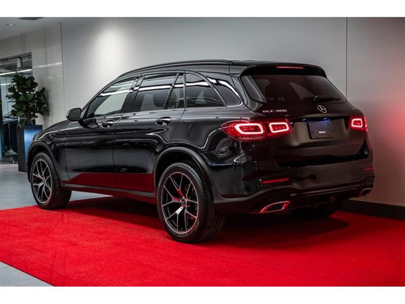mercedes-benz GLC300 2022 - 31
