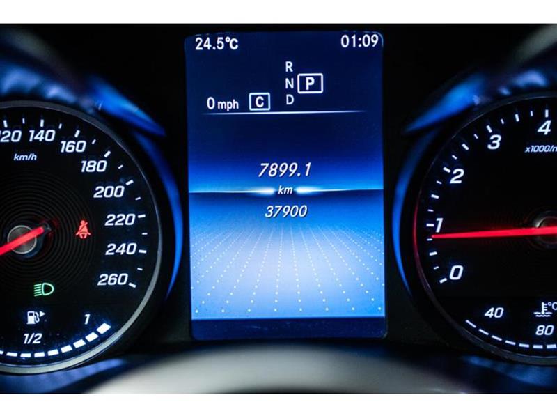 mercedes-benz GLC300 2022 - 32