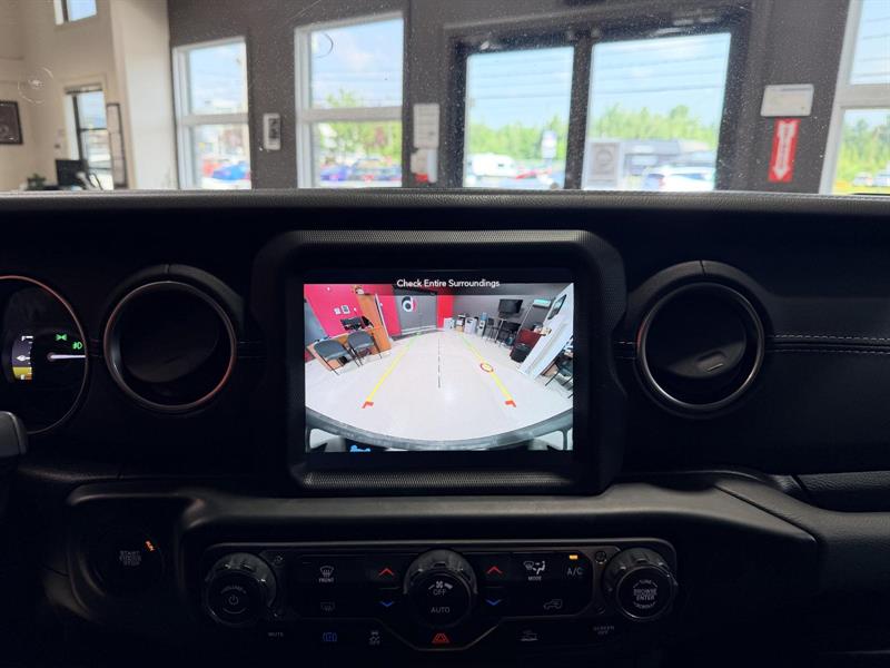 jeep Wrangler 2022 - 25