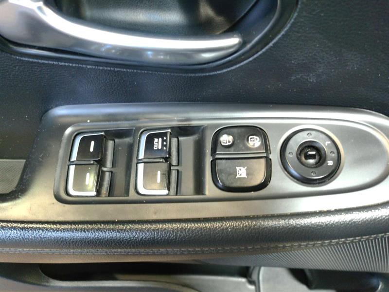 kia Rondo 2016 - 12