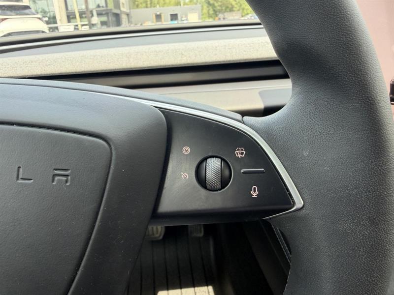 tesla Model 3 2024 - 12