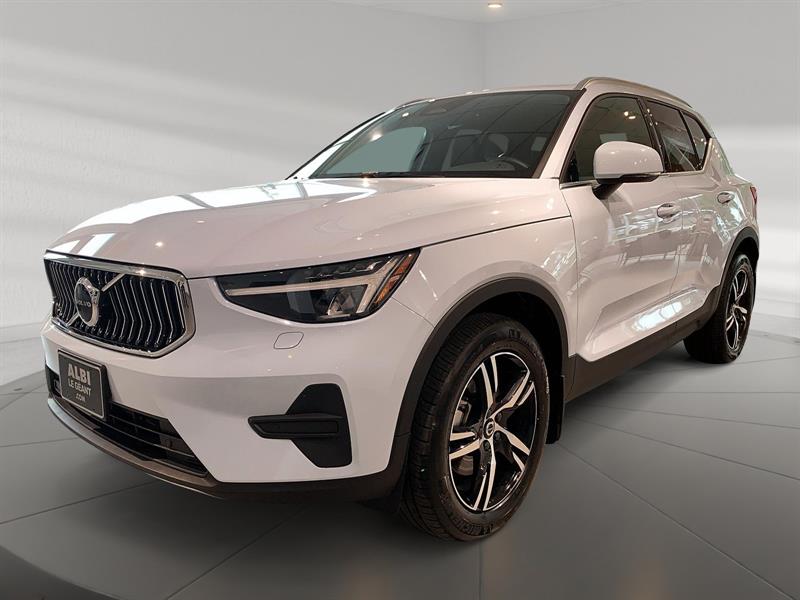 volvo XC40 2025