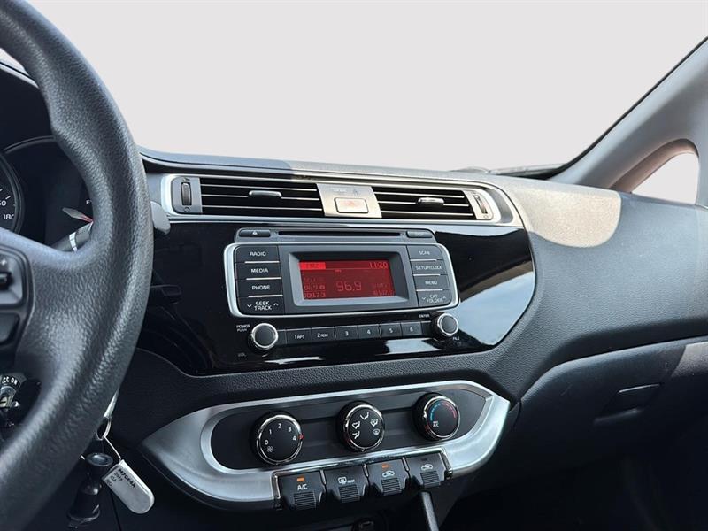 kia Rio 2016 - 26