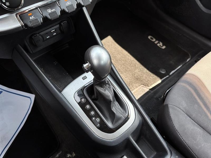 kia Rio 2016 - 32