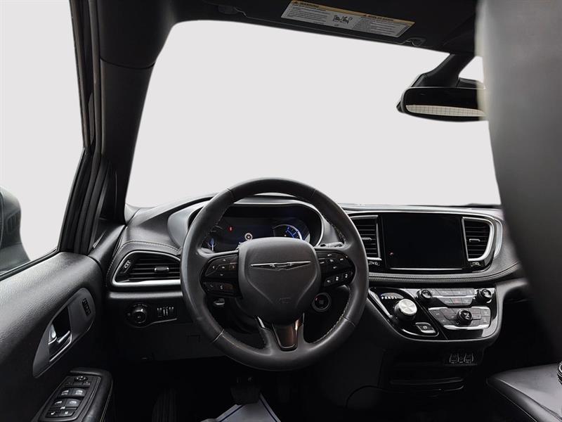 chrysler Pacifica 2023 - 17