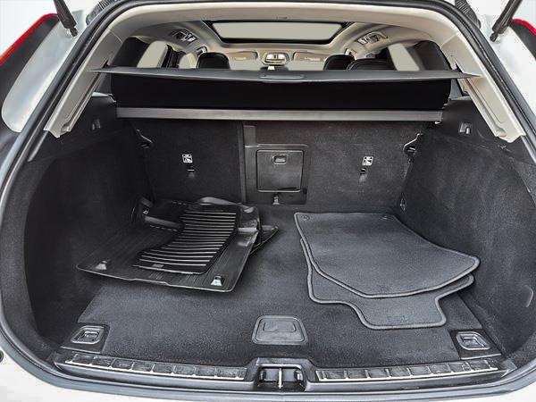 volvo XC60 2022 - 10
