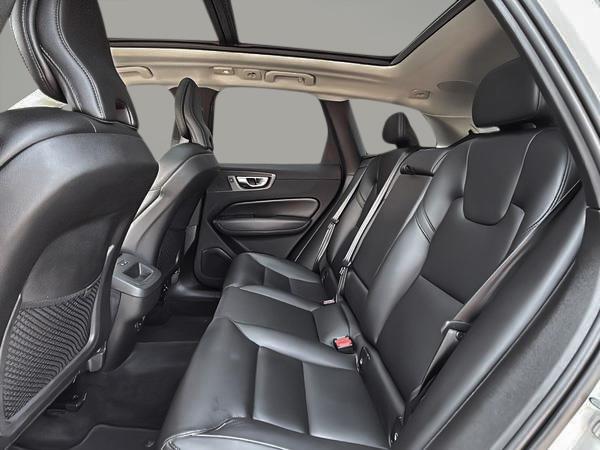 volvo XC60 2022 - 11